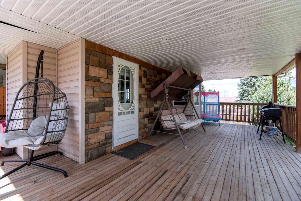 Photo of 5024 49 Street, Clive, AB T0C 0Y0 (MLS # A2310241)