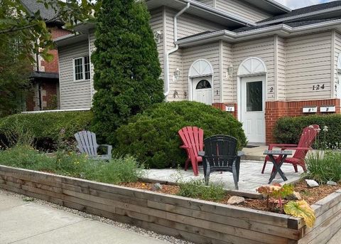 Photo of 124 19 Avenue NE #1, Calgary, AB T2E 1N8 (MLS # A2290216)