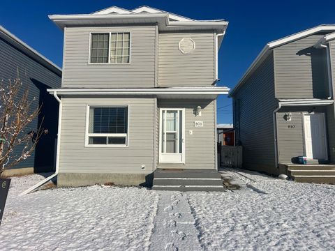 808 Birchwood Close Drumheller AB T0J 0Y6