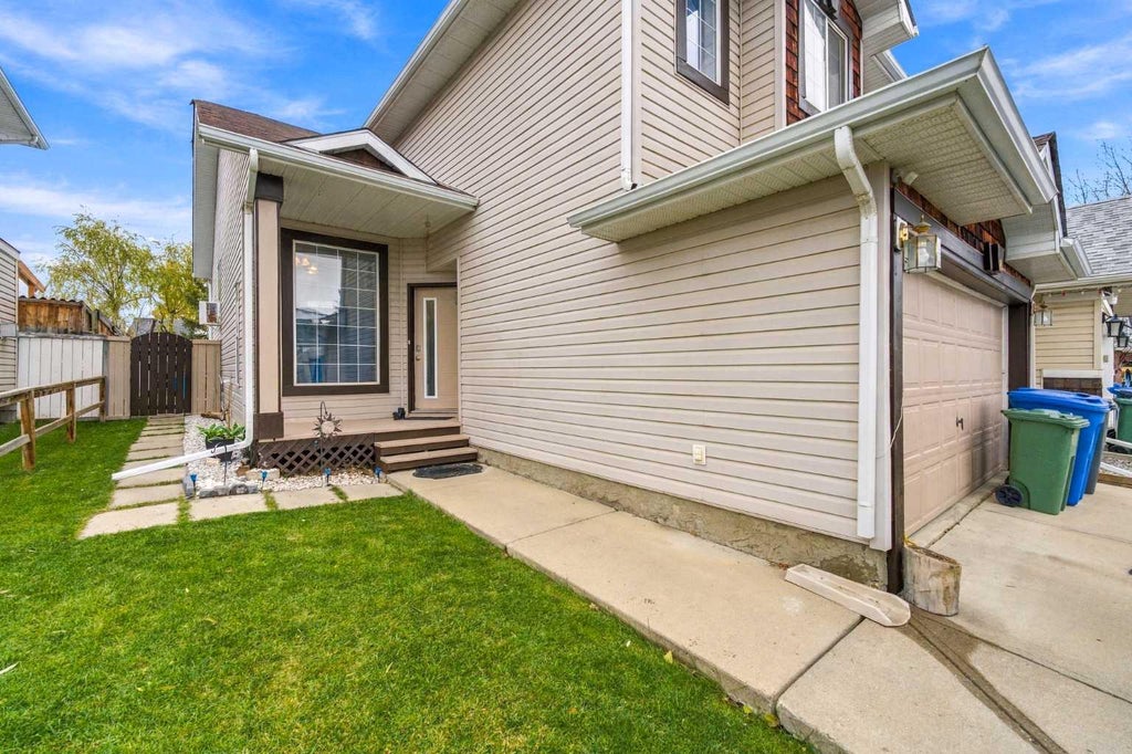 Photo of 10 Cimarron Meadows Way, Okotoks, AB T1S 1T4 (MLS # A2355002)