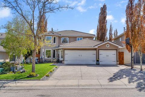 33 Edgevalley Way NW Calgary AB T3A 4X7