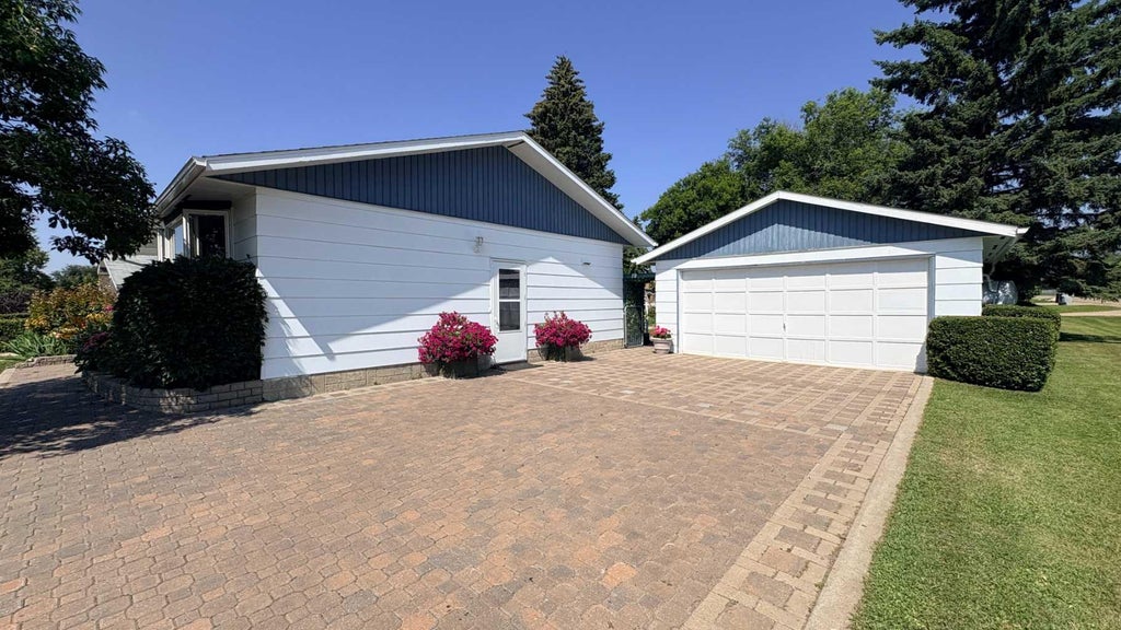 Photo of 1046 17 Avenue, Wainwright, AB T9W 1K2 (MLS # A2341008)