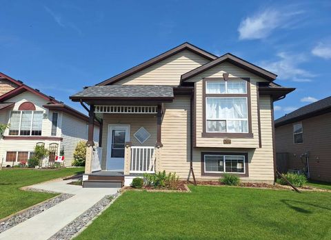 Photo of 6315 60 Street Close, Ponoka, AB T4J 1W1 (MLS # A2294809)