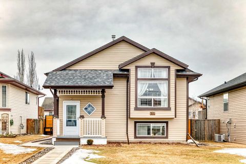 Photo of 6315 60 Street Close, Ponoka, AB T4J 1W1 (MLS # A2294809)