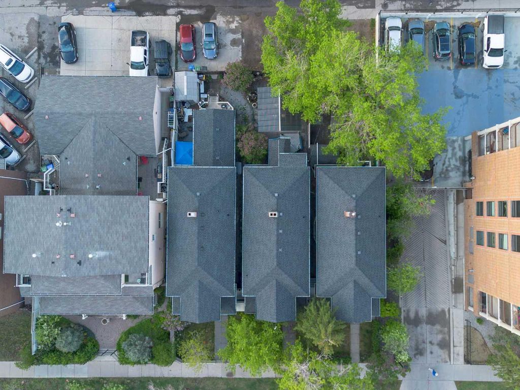 Photo of 1318 15 Avenue SW, Calgary, AB T3C 0X7 (MLS # A2310637)