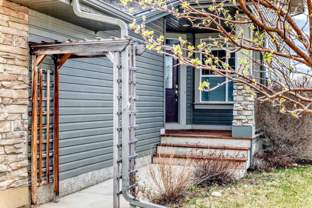 Photo of 51 Royal Oak View NW, Calgary, AB T3G 5L6 (MLS # A2311029)