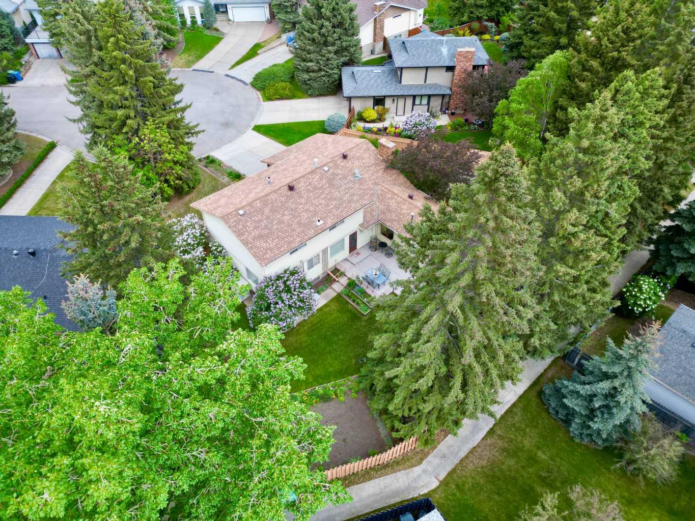 219 Dalcastle Court NW