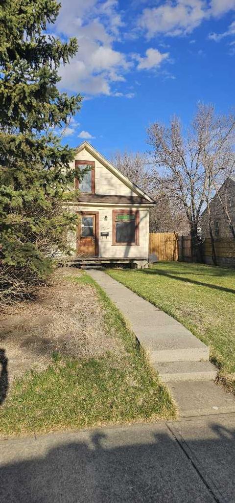 419 12 Street N Lethbridge AB T1H 2G6