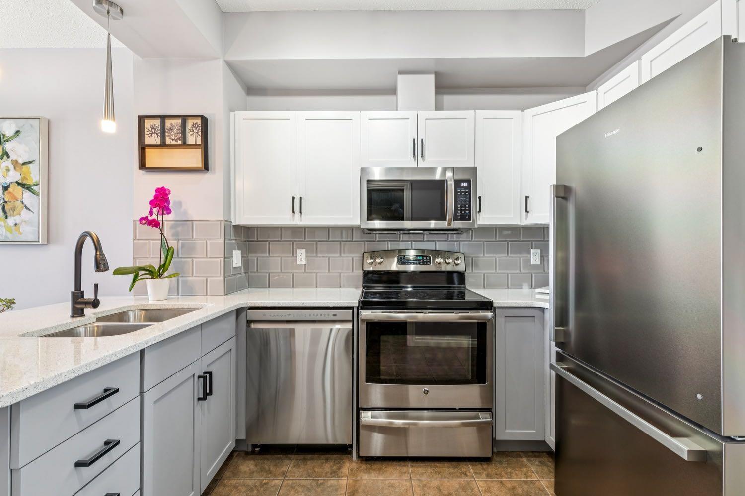 140 Rockyledge View NW 12