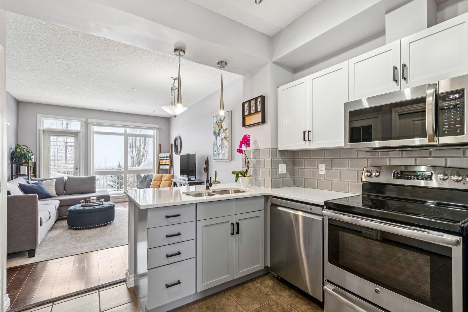 140 Rockyledge View NW 12