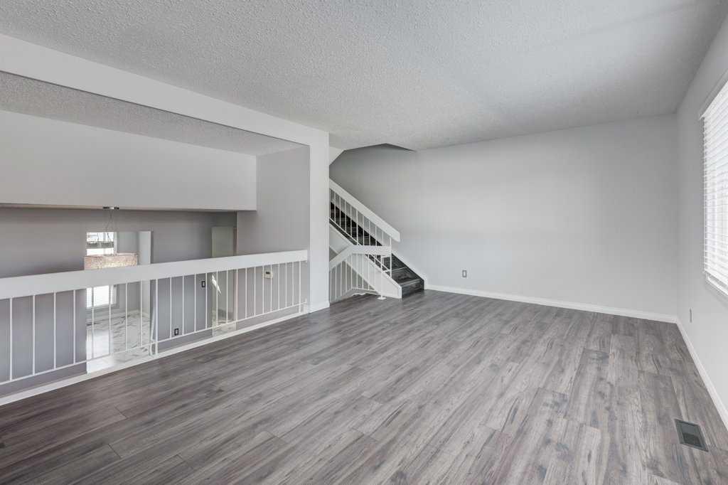 324 Brae Glen Road SW