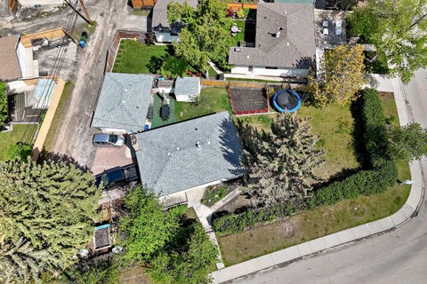 Photo of 4803 Montana Crescent NW, Calgary, AB T3B 1E7 (MLS # A2317811)