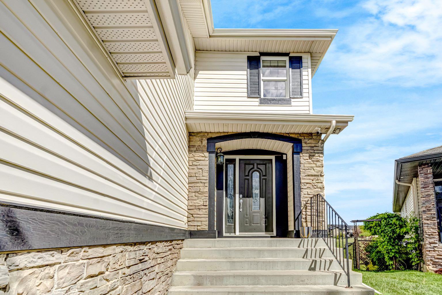 284 Kincora Heights NW