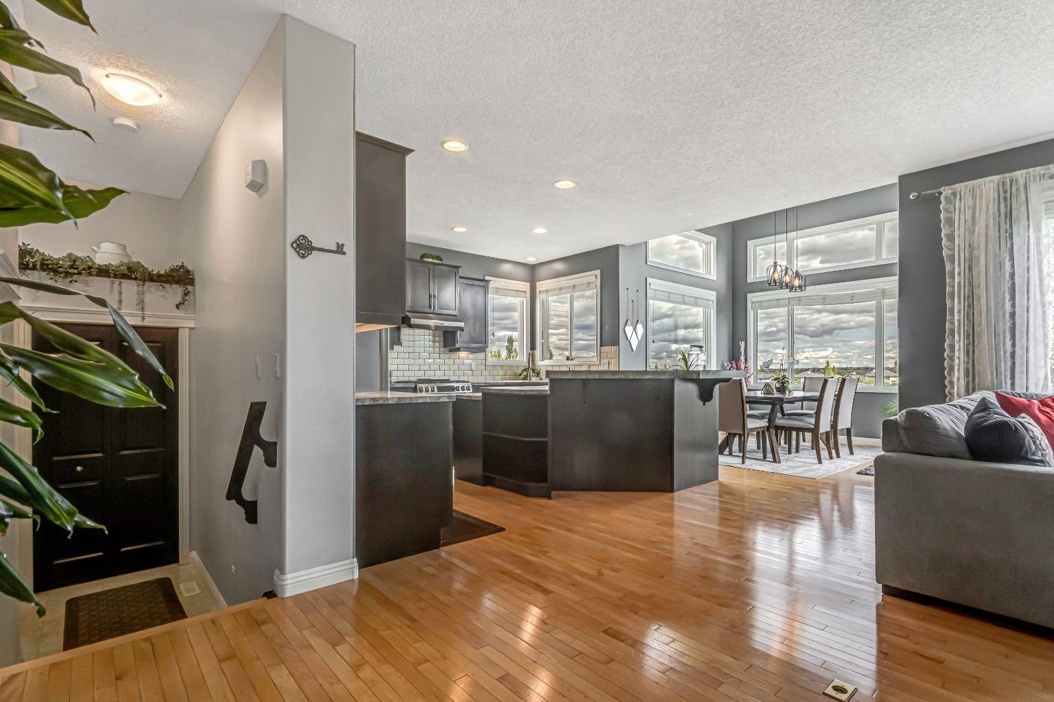 284 Kincora Heights NW