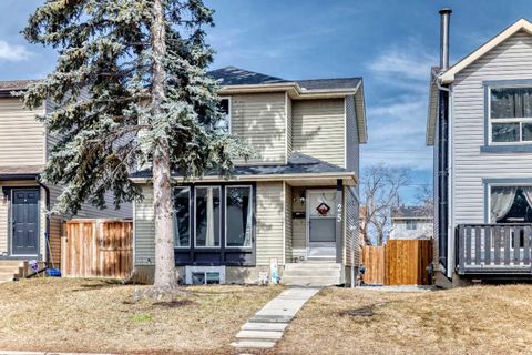 Photo of 25 Erin Ridge Road SE, Calgary, AB T2B 2W2 (MLS # A2300688)