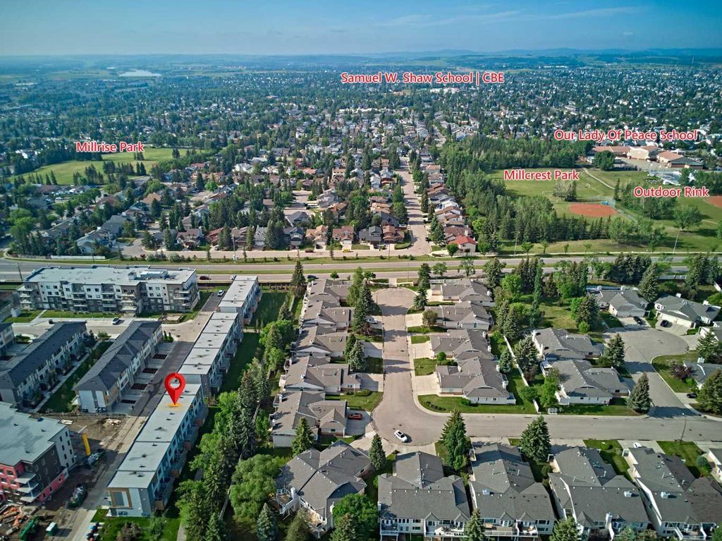 Photo of 444 Shawnee Square SW, Calgary, AB T2Y 0W4 (MLS # A2231520)