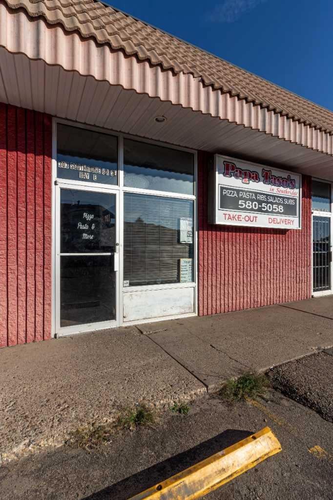 Photo of 303 Southridge Drive SE #E, Medicine Hat, AB T1B 3S1 (MLS # A2347687)