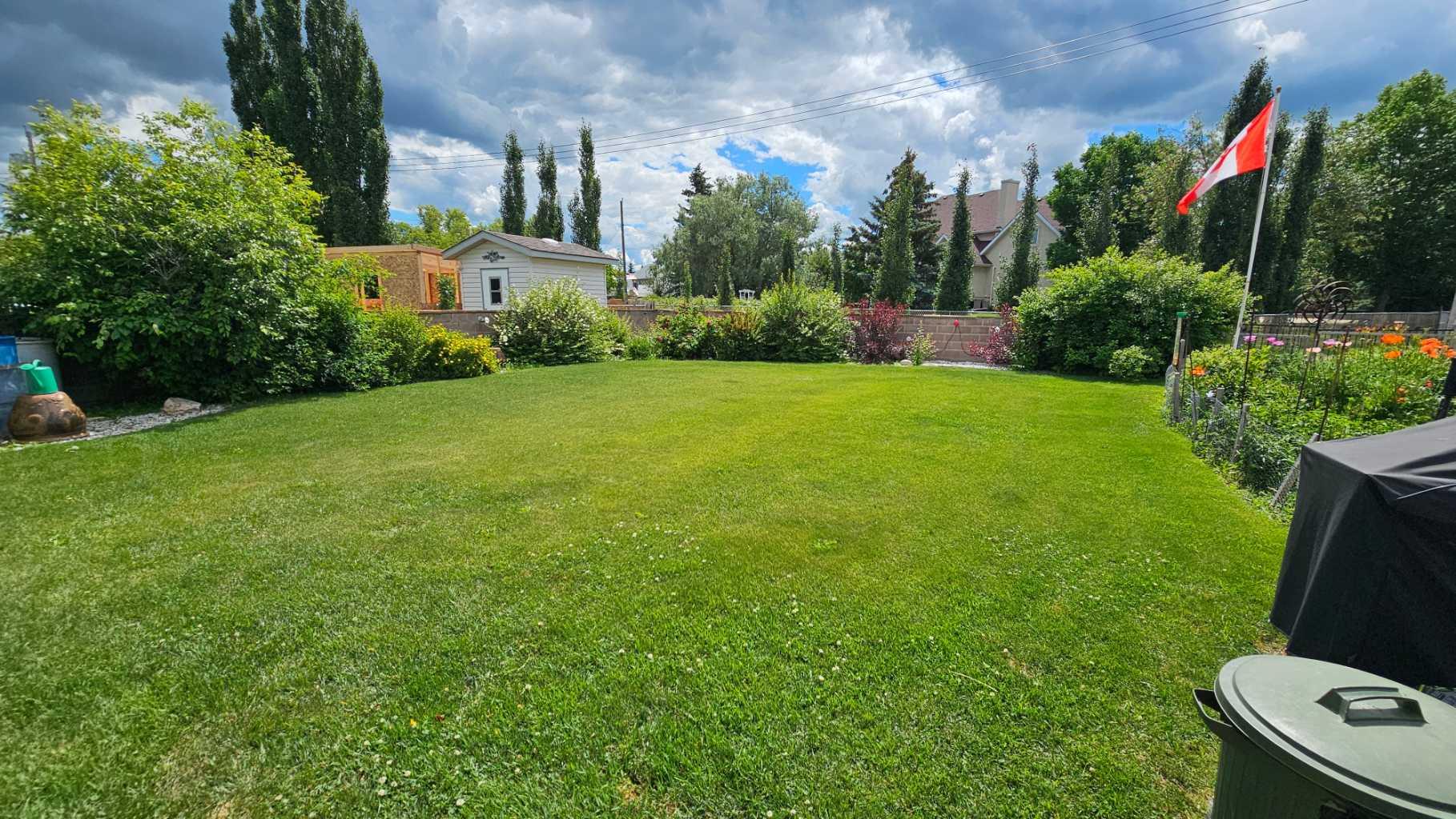 4913 Parkview Crescent