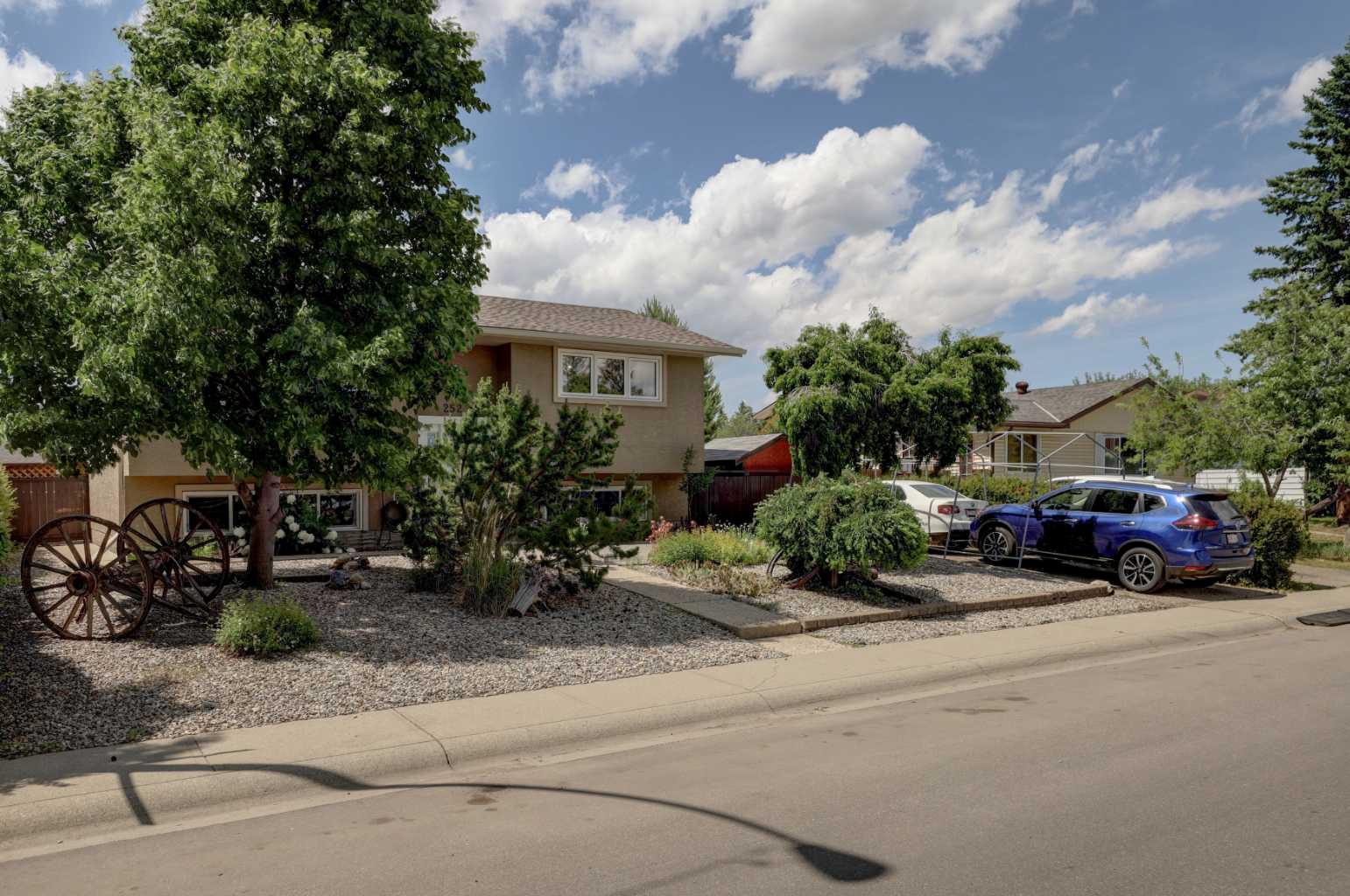 252 Rundleview Drive NE