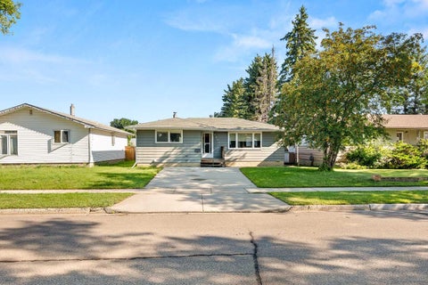 Photo of 4804 38 Street, Lloydminster, SK S9V 0B3 (MLS # A2337200)