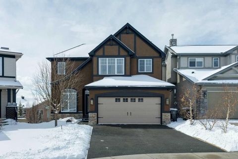 Photo of 120 Hidden Creek Circle NW, Calgary, AB T3A 6J3 (MLS # A2297983)