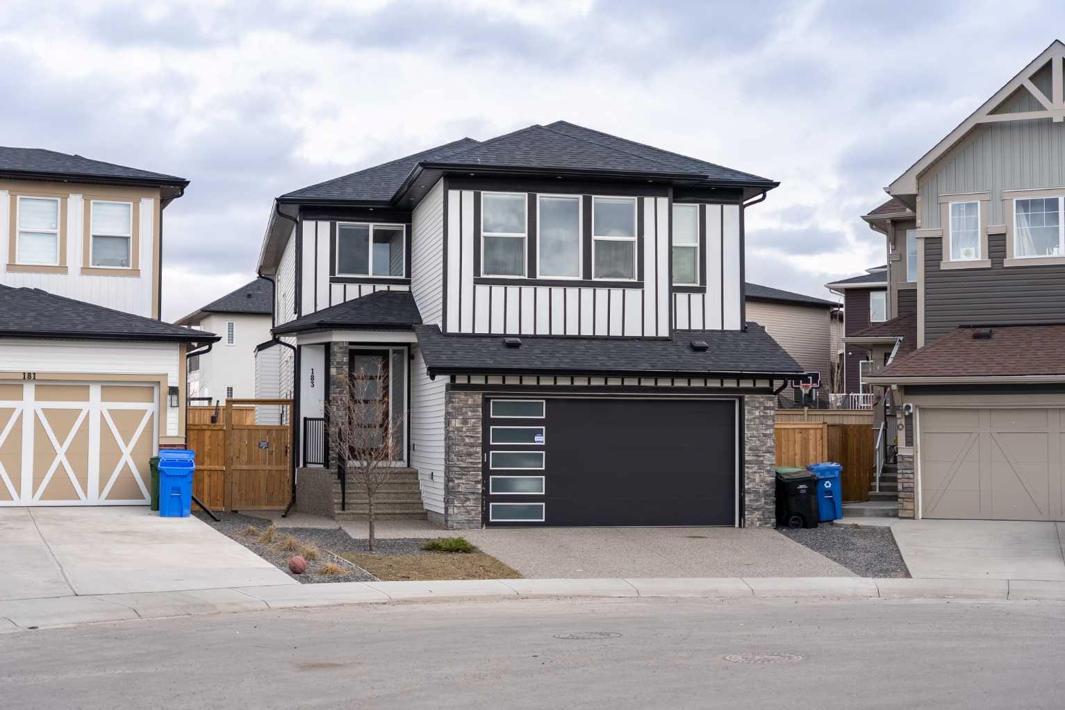 183 SADDLELAKE Terrace NE