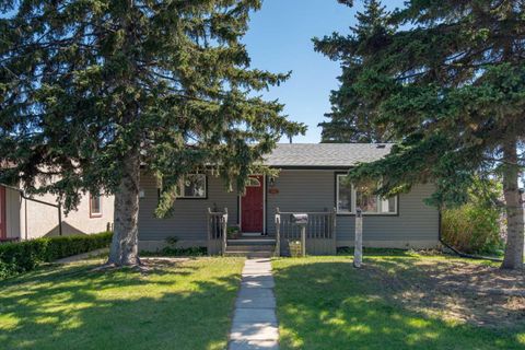 Photo of 4609 Marcombe Way NE, Calgary, AB T2A 3G6 (MLS # A2303431)