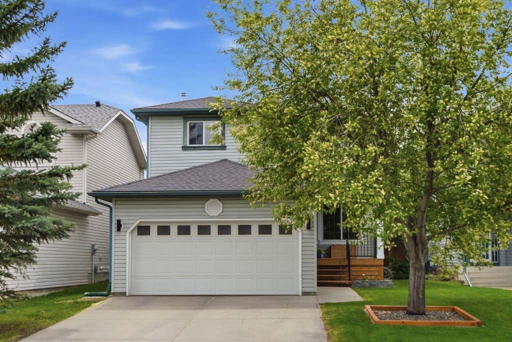 Photo of 3725 Douglas Ridge Way SE, Calgary, AB T2Z 3B7 (MLS # A2335381)
