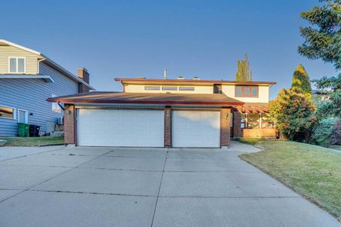 1040 Edgemont Road NW Calgary AB T3A 2J3