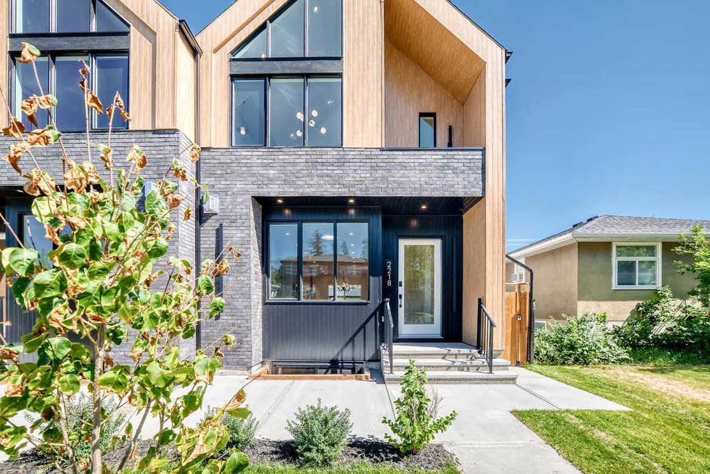 Photo of 2218 35 Street SW, Calgary, AB T3X 2X8 (MLS # A2338971)