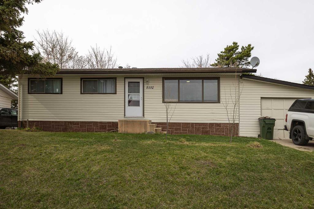 Photo of 5132 49 Avenue, Onoway, AB T0E 1V0 (MLS # A2309243)