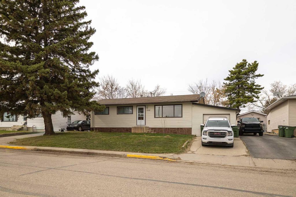 Photo of 5132 49 Avenue, Onoway, AB T0E 1V0 (MLS # A2309243)