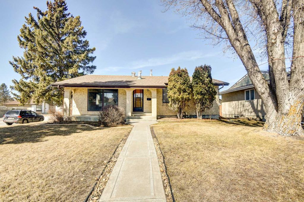 Photo of 54 Ogden Avenue, Red Deer, AB T4N 5B4 (MLS # A2300643)