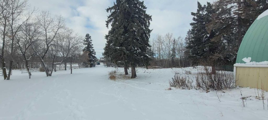 Photo of 38449 Highway 20, Sylvan Lake, AB T4S 1Z7 (MLS # A2100343)