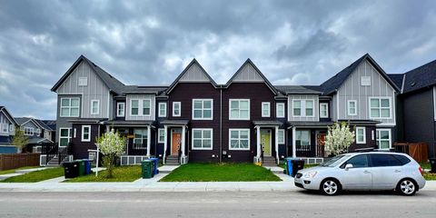 55 Savanna Park NE Calgary AB T3J 0Y8