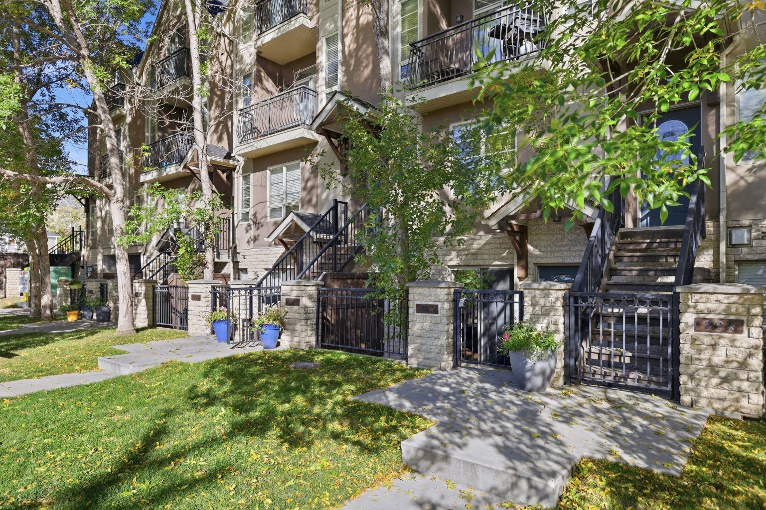 1728 35 Avenue SW 104