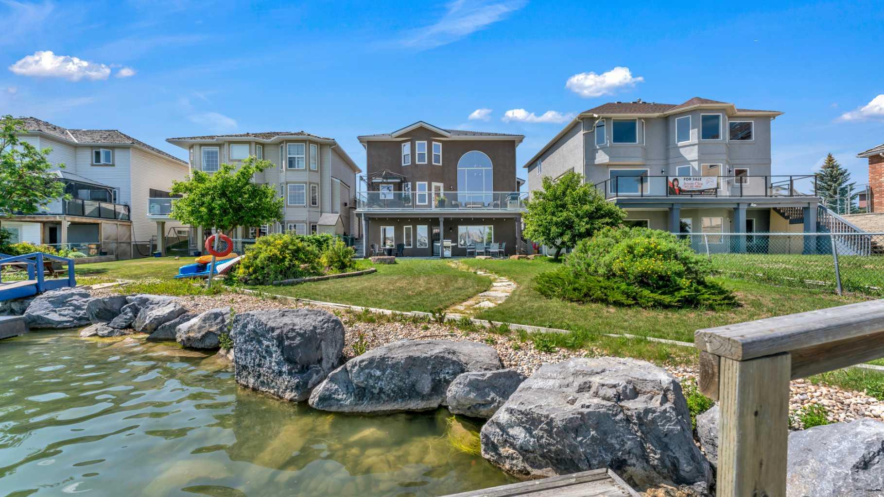 155 Coral Shores Landing NE