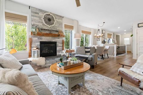 6 Emberside Hollow Cochrane AB T4C 2L7