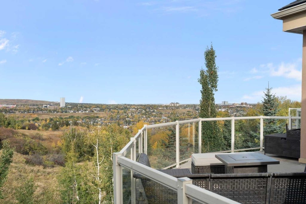 Photo of 6 Hemlock Crescent SW #405, Calgary, AB T3C 2Z1 (MLS # A2345276)