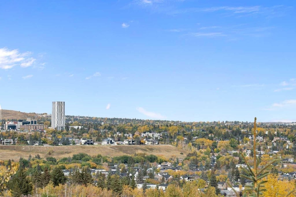 Photo of 6 Hemlock Crescent SW #405, Calgary, AB T3C 2Z1 (MLS # A2345276)