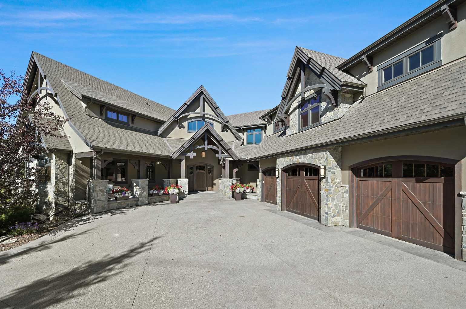 31 Spring Valley Heights SW