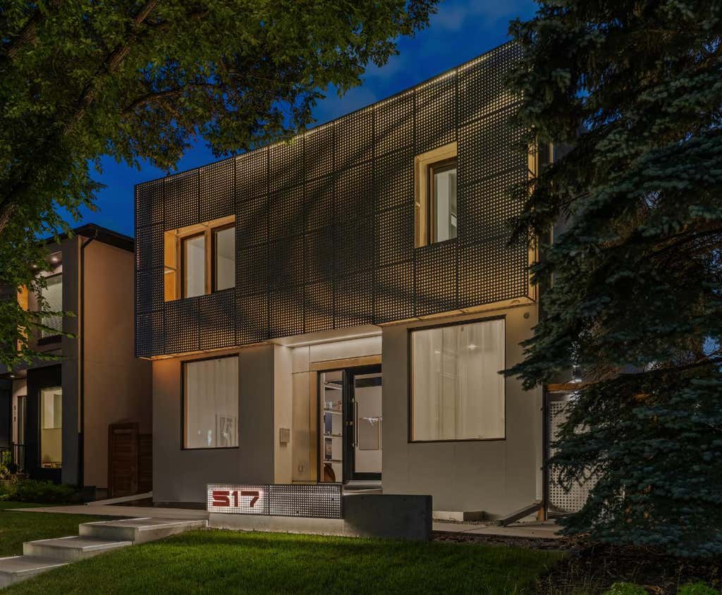 Photo of 517 28 Avenue NW, Calgary, AB T2M 2K9 (MLS # A2332008)