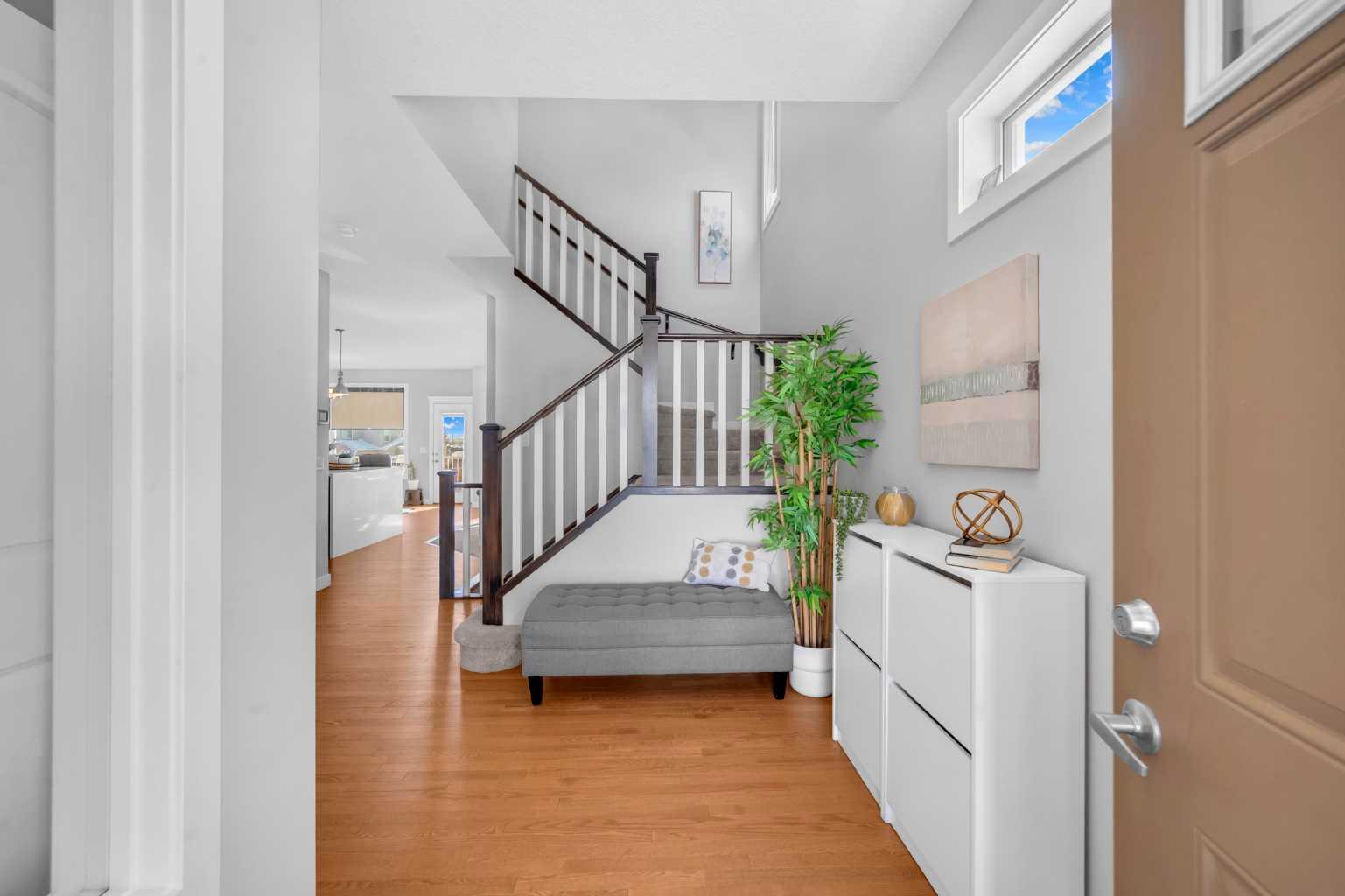 660 Reynolds Crescent SW