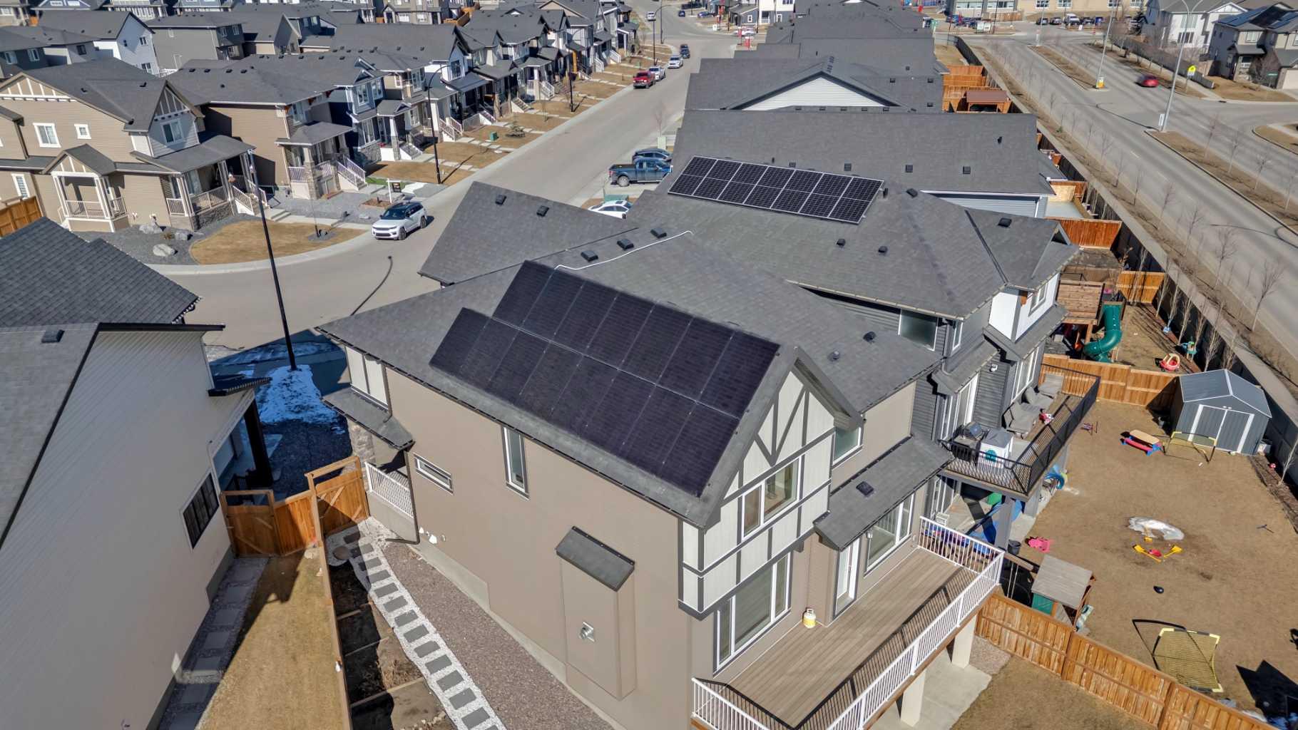 660 Reynolds Crescent SW