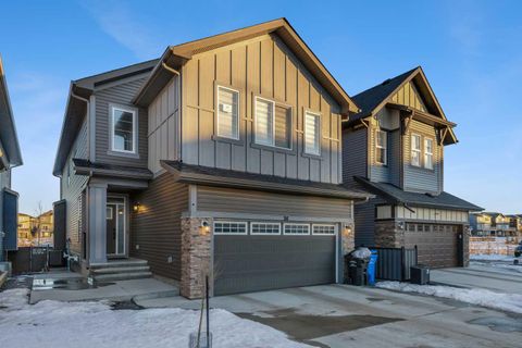 14 Carrington Road NW Calgary AB T3P 1L8