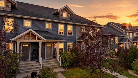 Photo of 10 Rafferty Court, Sylvan Lake, AB T4S 0K3 (MLS # A2345929)