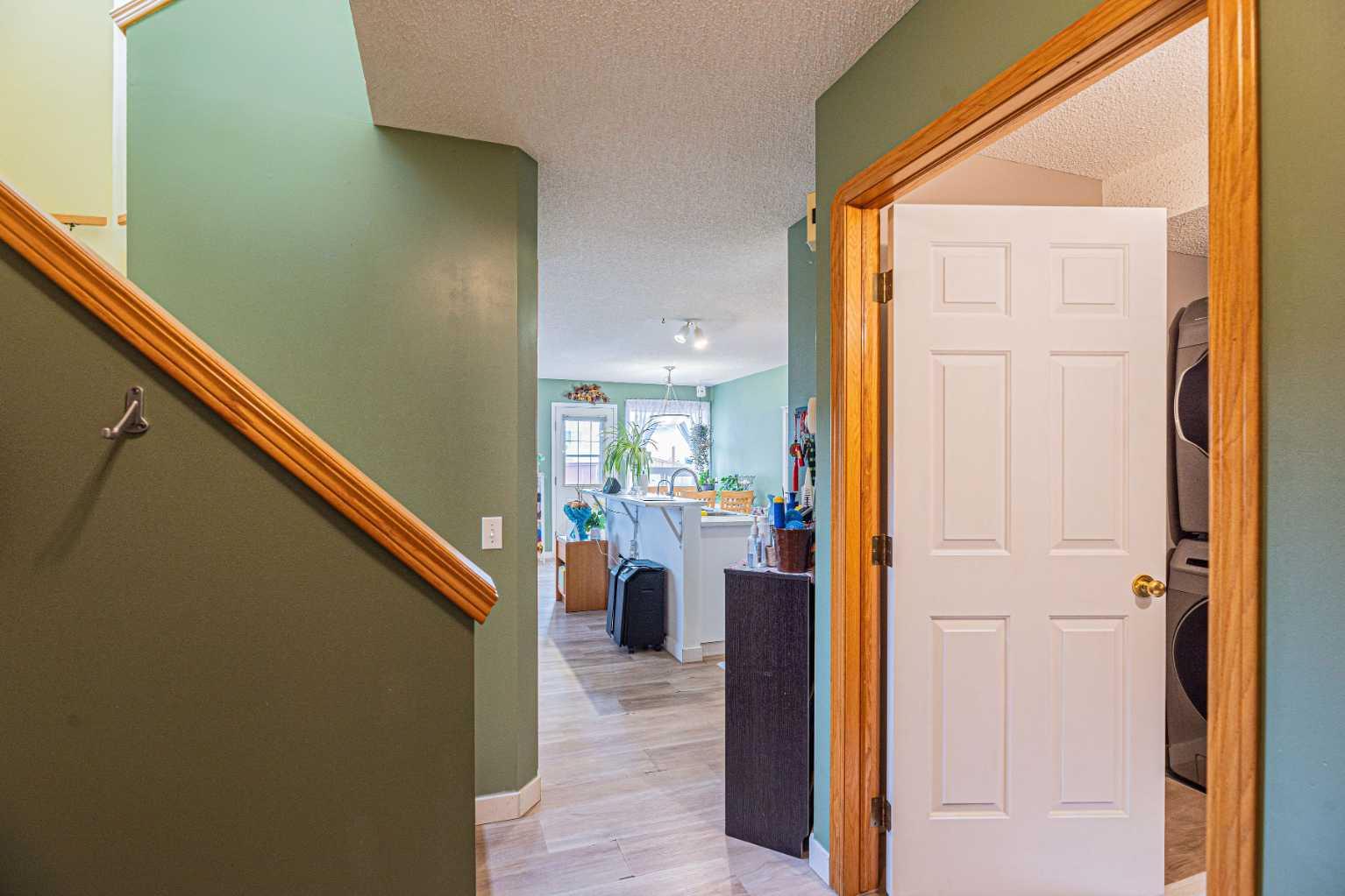 18 Coral Springs Circle NE