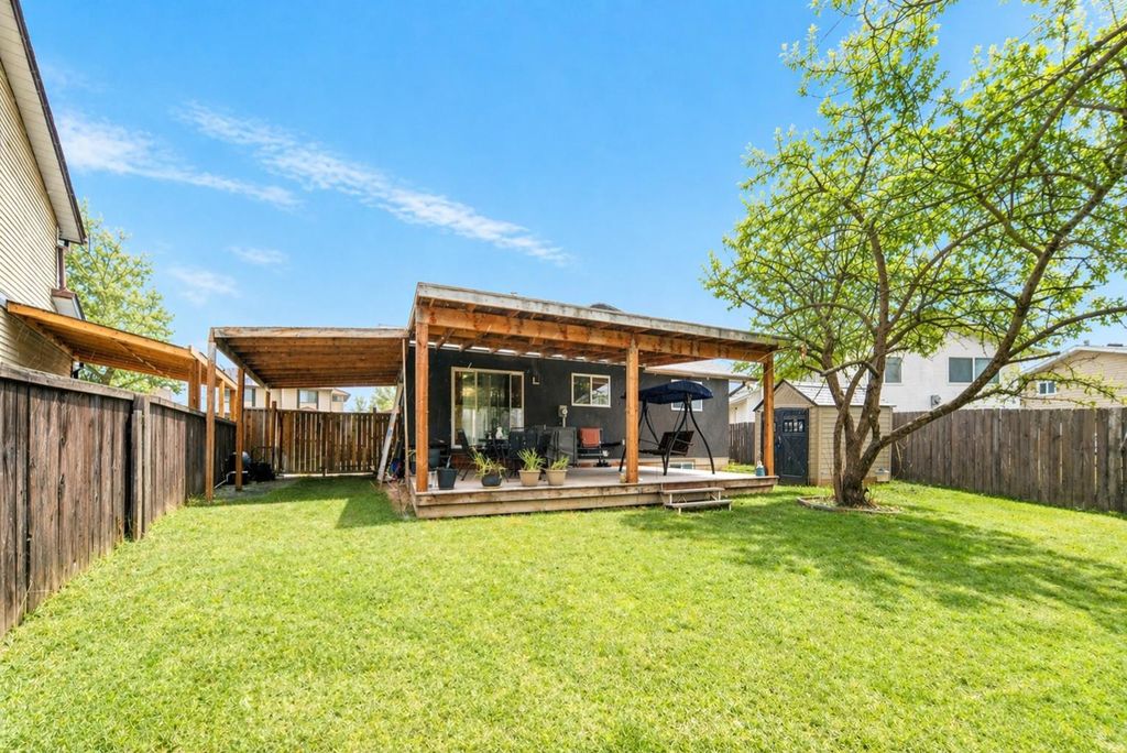 Photo of 19 Castlepark Way NE, Calgary, AB T3J 1R7 (MLS # A2297081)