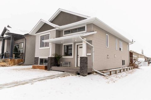192 Cedar Square Blackfalds AB T4M 0A4