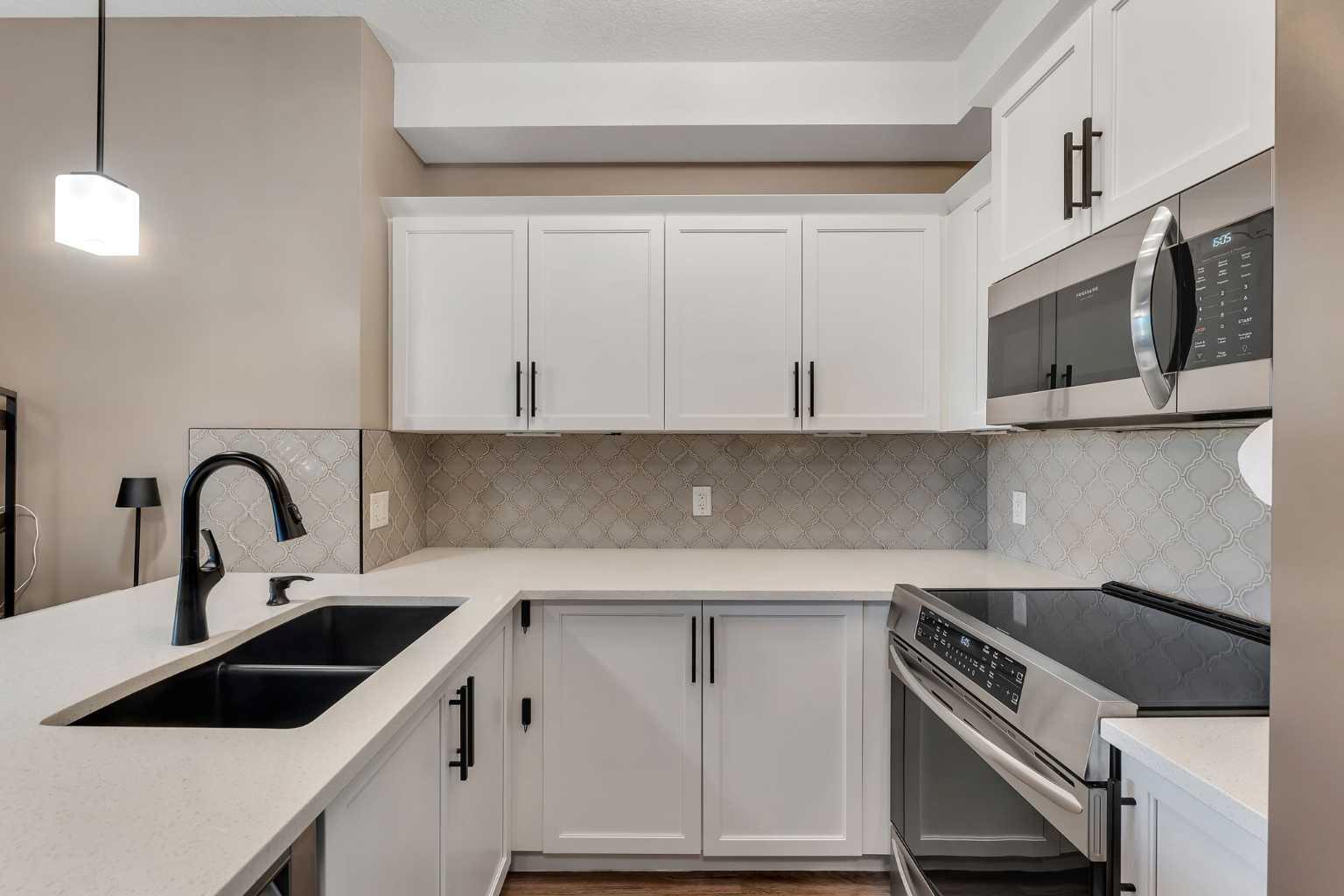 604 East Lake Boulevard NE 2122